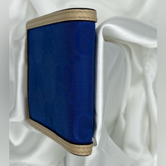 NEW ARRIVAL: GUCCI Off the Grid Navy Blue Nylon Bifold Wallet. FULL INCLUSION - Picture 6 of 13